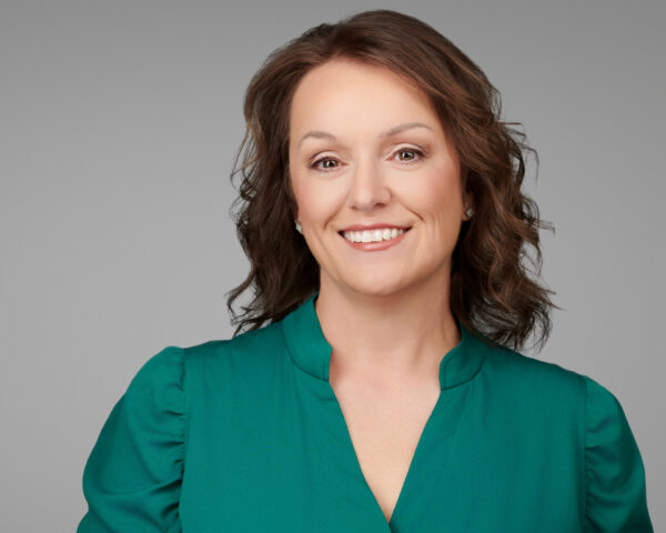 Clear Professional Positioning: How Headshots Influence Online Profile Perception