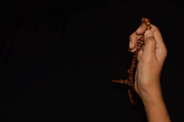 Honoring Loved Ones Through the Yizkor Prayer for Mother and Father